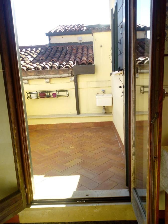 La Mansarda Apartment เวนิส ภายนอก รูปภาพ