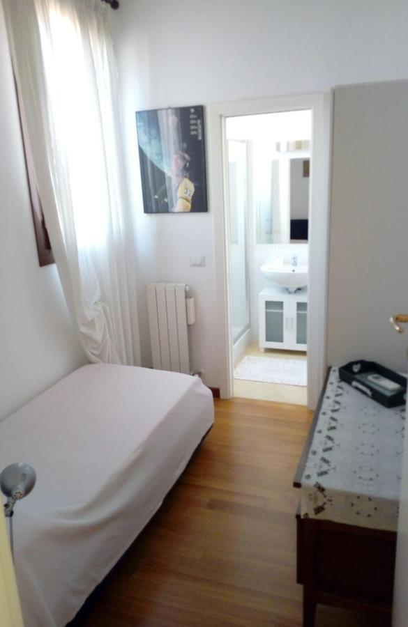 La Mansarda Apartment เวนิส ภายนอก รูปภาพ